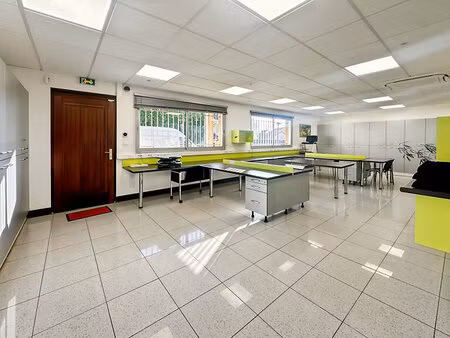 local commercial 3 pièces 100 m² à vendre / acheter cesson 77240 ? | era immobilier
