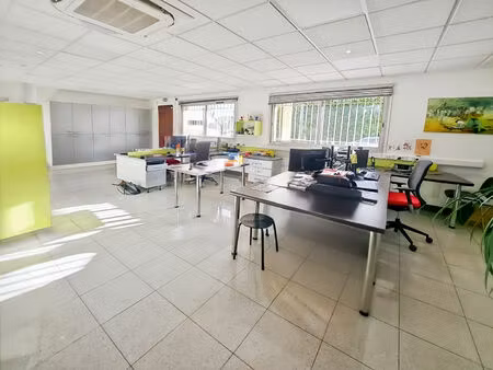 local commercial 3 pièces 100 m² à vendre / acheter cesson 77240 ? | era immobilier