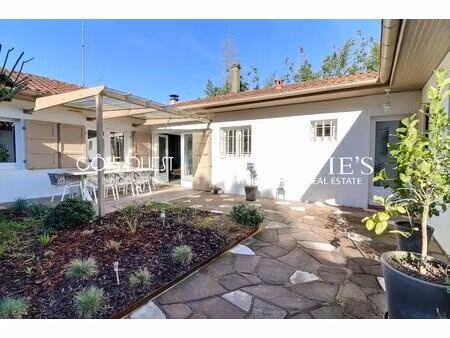 for sale hossegor - single-storey house in town center with id 3686691633