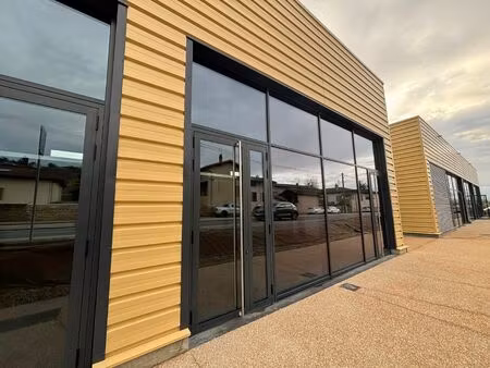 location local commercial 168m² limas 69400