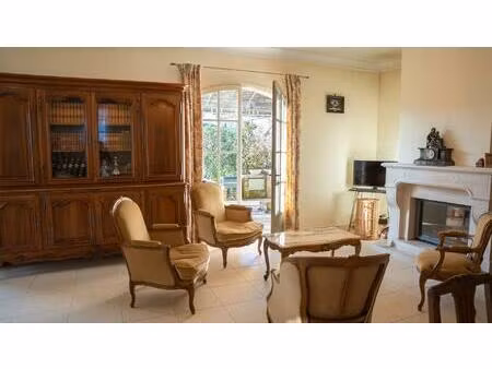 propriété d'exception au coeur du village