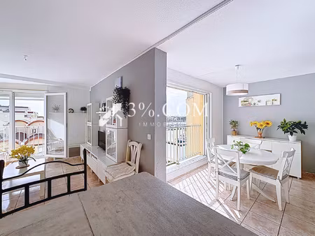grand appartement en duplex 5 pièces de 82 m2 avec vue port