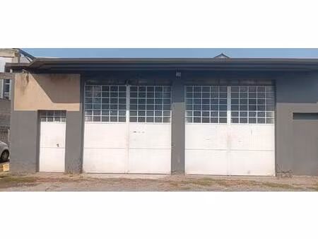 rodez (rue marc robert)  local à usage de garage ou dépôt