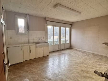 location local professionnel 93m² lapleau 19550