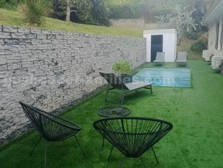 sur les hauteurs de sainte luce  villa divisée en trois habitations avec piscine  bacs à p