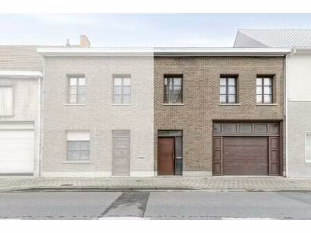 huis met 3 kamers en garage te koop in centrum desselgem