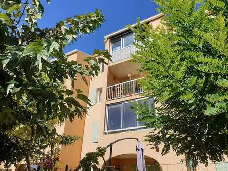 location appartement 4 pièces 85 m² à sanary-sur-mer (83110)