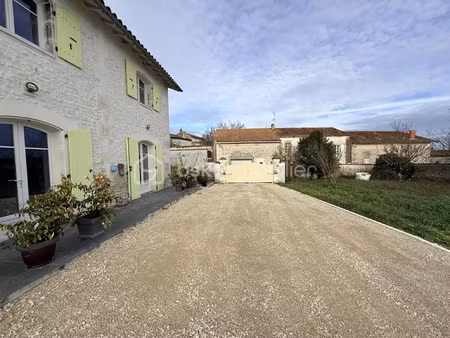 vente maison 7 pièces 147 m² à lonzac (17520)  270 000 €