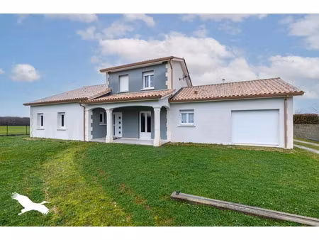 vente maison 6 pièces 149 m² à taponnat-fleurignac (16110)  272 896 €