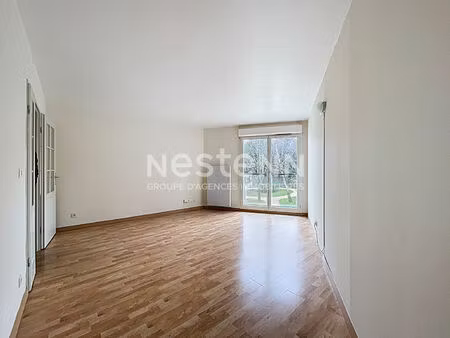 appartement t2 1 chambre - sainte-anne à nantes  place de parking.