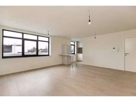 gerenoveerd en instapklaar appartement met 2 slaapkamers