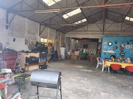 terrain avec batiment