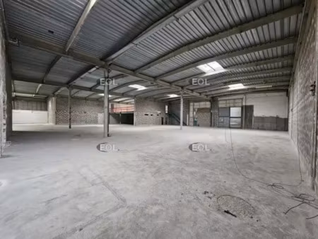 à louer : local d'activité de 1 365 m² à ivry-sur-seine (94)