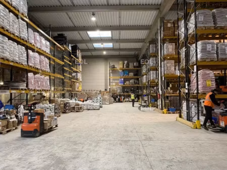 a louer : bâtiment indépendant de 2 600m² à gennevilliers