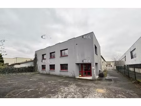 local d'activité avec bureaux de 930 m² à louer à fontenay-sous-bois (94)