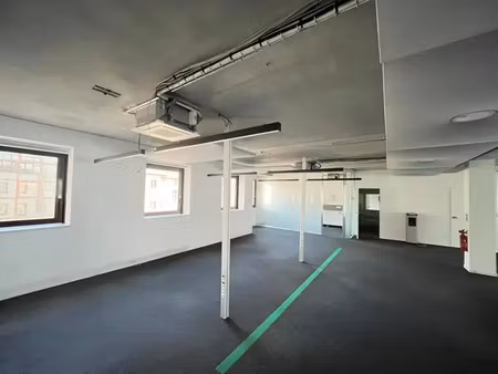 bureaux à louer plateau de 176m² et surface de 50 m² à boulogne billancourt. immeuble mode