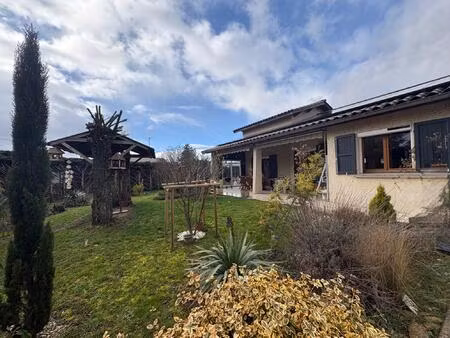 maison sur sous-sol complet avec mezzanine sur parc