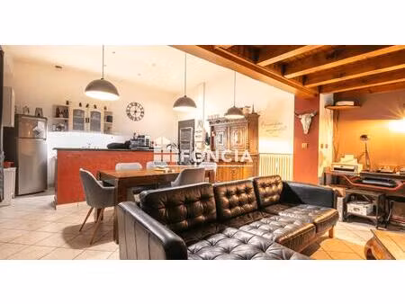 t3 en rez-de-jardin vendu avec 2 places de stationnement privatives !