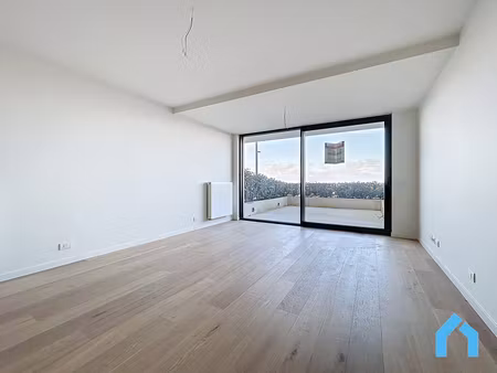 appartement te koop in knokke-heist met 3 slaapkamers