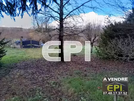 ref8304 terrain de 997m2 centre de saché non viabilisé clôtur