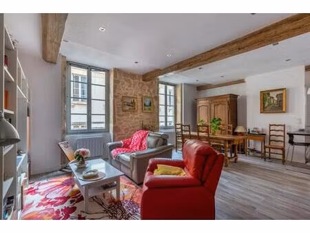 chaleureux 4 pièces de 87 m² à lyon 1er