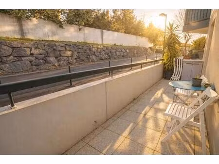 appartement lumineux avec terrasse à bassussarry