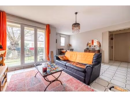 bel appartement lumineux à chilly-mazarin