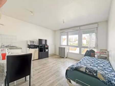 appartement 1 pièce de 24 m² à corbeil-essonnes