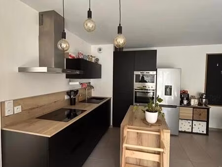 élégant t3 en rez-de-jardin à échirolles