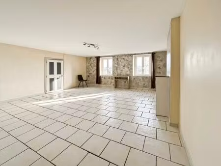 appartement 3 pièces de 90 m² à montélimar