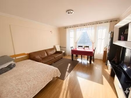 appartement de 3 pièces de 63 95 m² situé à épinay-sur-seine