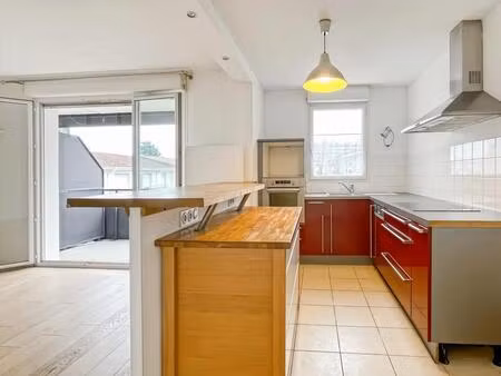 t3 très soigné de 67 m² – lormont – tram a au pied de l'immeuble