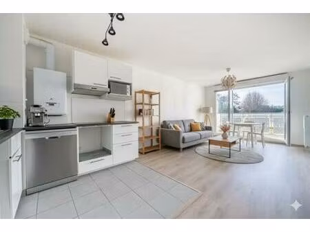 appartement lumineux 2 pièces avec jardin à persan