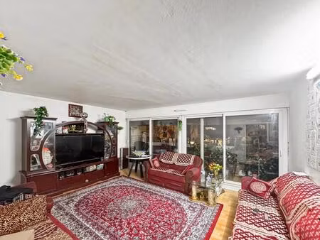 appartement lumineux avec vaste balcon à sarcelles