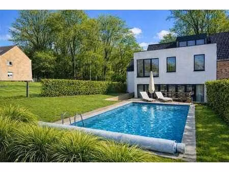 superbe rénovation 4ch avec piscine!