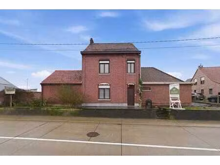 ruime open bebouwing op een uitzonderlijk perceel van 21a...