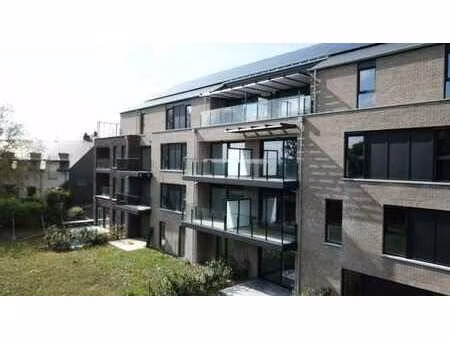 superbe appartement 2 chambres avec terrasse et jardin.