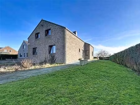 a deux pas de ciney & axes routiers: belle maison familiale