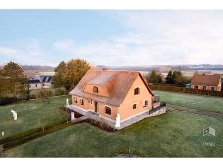 superbe villa 4 façades dans un quartier résidentiel