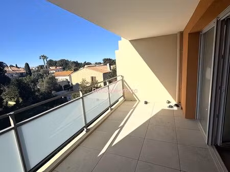 superbe t3 de 62 20m2 avec parking- six fours les plages