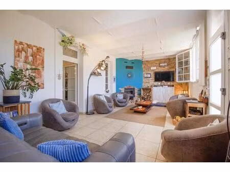 maison de 8 pièces de 179 m² à la seyne-sur-mer