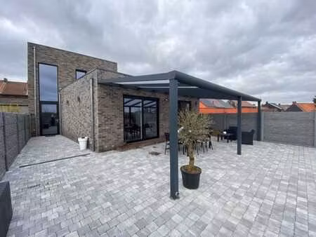 très belle maison lumineuse et pleine de charme à louer