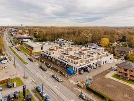 local commercial avec emplacement central sint-martens-latem