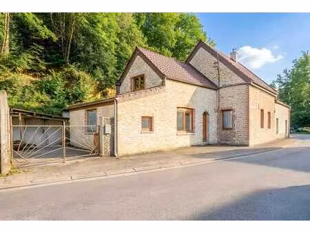 authentique maison en pierre de pays avec parcelles boisées