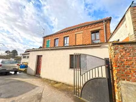 ensemble immobilier grande maison et maisonnette