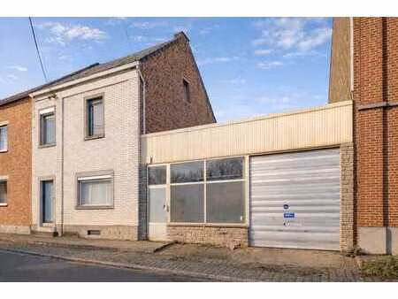 belle maison avec cour et grand atelier