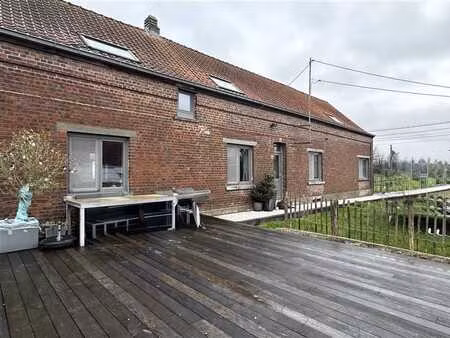 charmante maison située au calme avec prairie et superbe vue