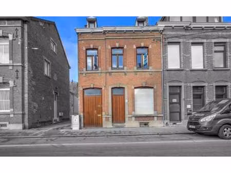 maison 3 ch en bon etat avec grande terrasse et dépendance