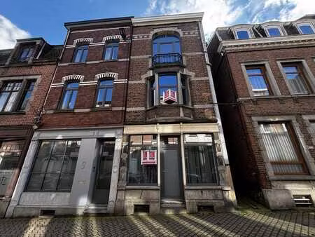 maison 3 façades avec 3 chambres au centre de herve