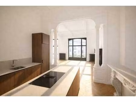 appartement élégamment rénové de 243 m² à ixelles